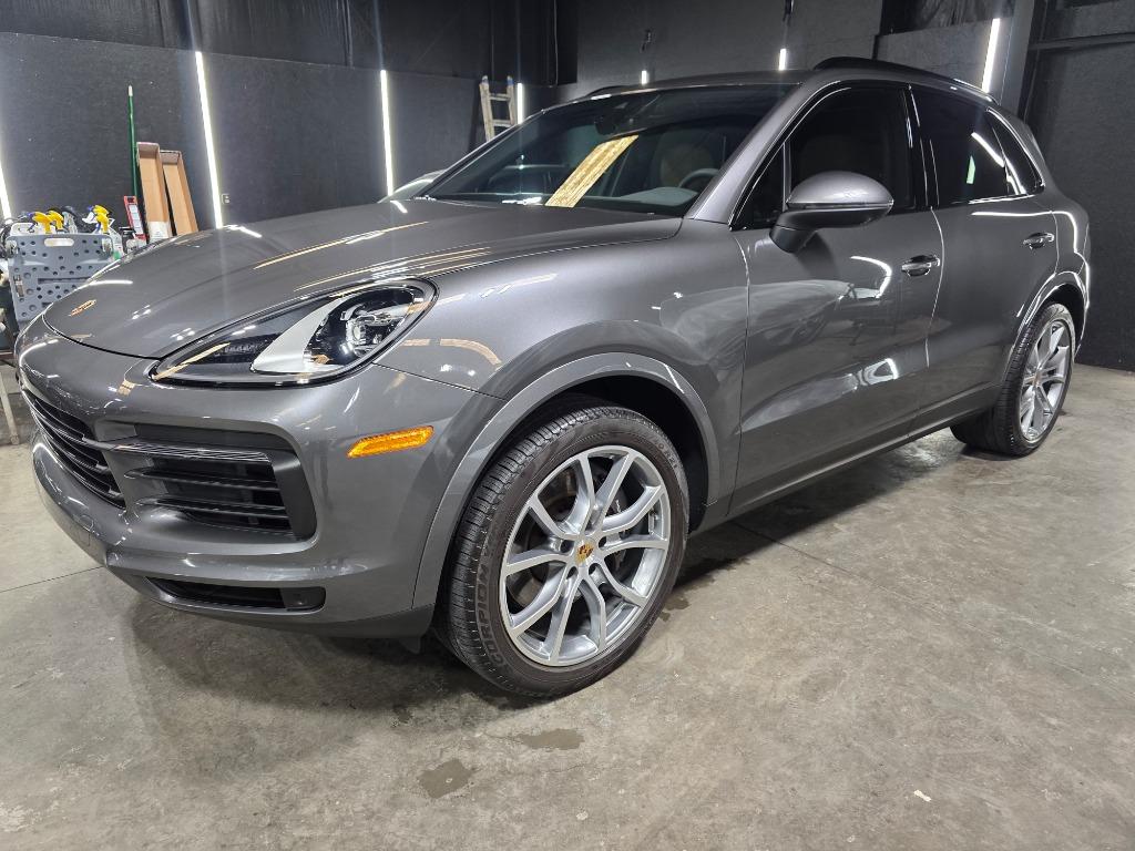 2023 Porsche Cayenne Base's photo