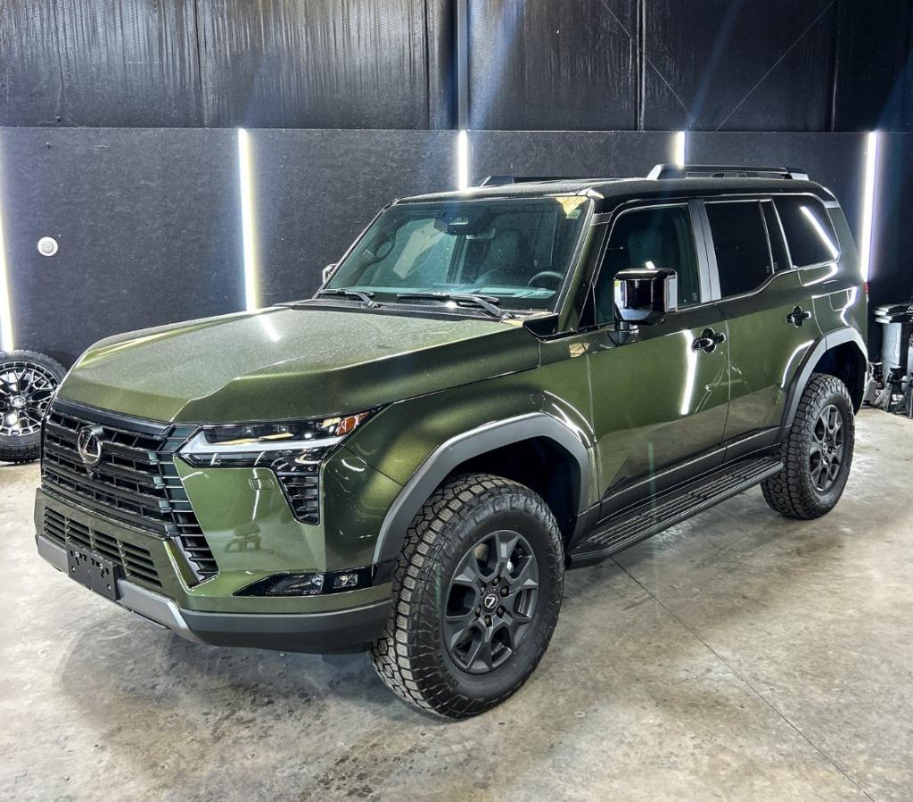 2024 Lexus GX Overtrail's photo