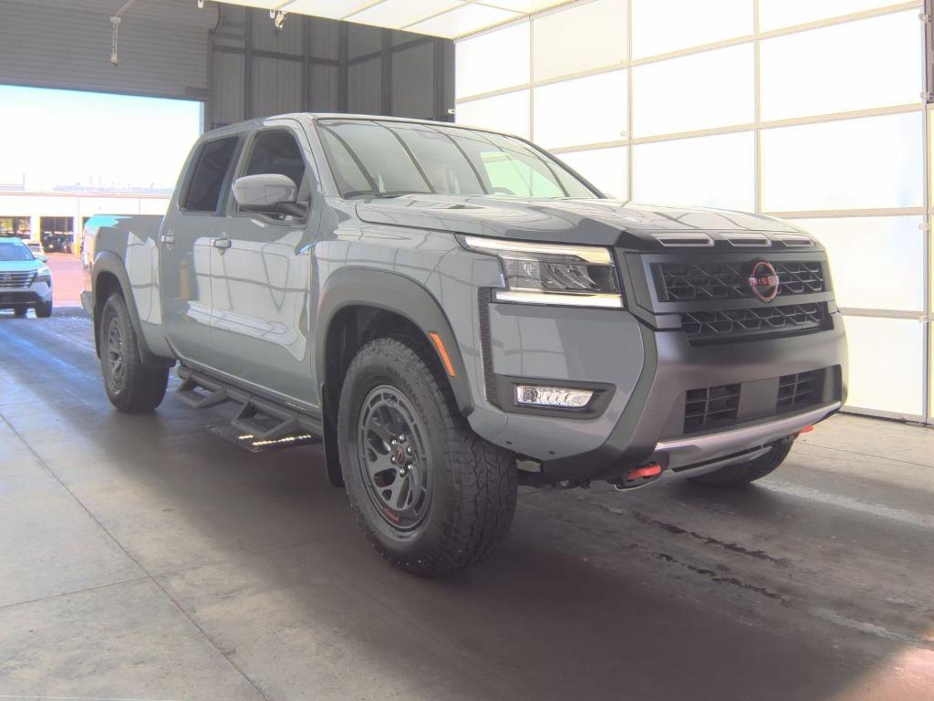 2025 Nissan Frontier PRO-4X Crew Cab 4X4 LWB's photo